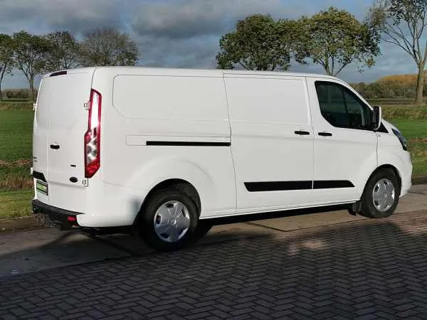 Ford Transit Custom 2.0 TDCI Lang L2 AUT Image 2